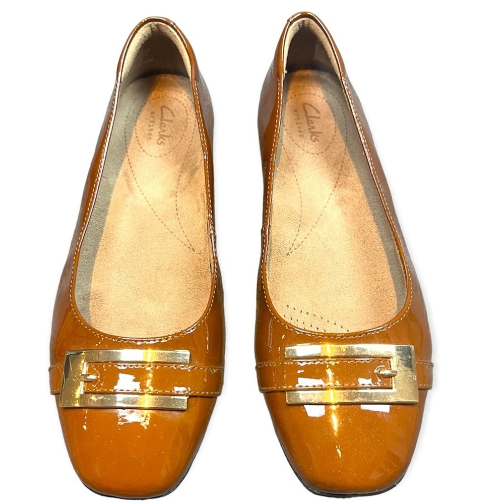 CLARKS ARTISAN Patent Leather Loafer Buckle Ballet Flats Tan Extra Wide Comfort